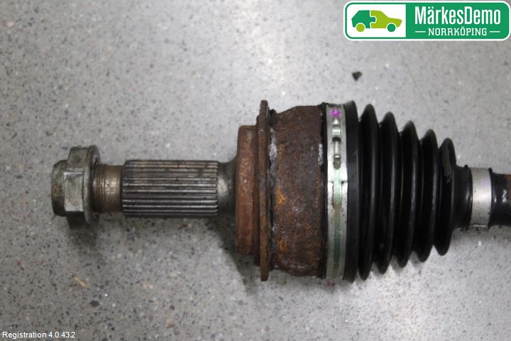 Mercedes-Benz MB VITO/VIANO (W639) 04-14 Drivaxel Bak Vänster