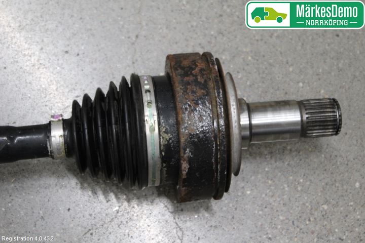 Mercedes-Benz MB VITO/VIANO (W639) 04-14 Drivaxel Bak Vänster