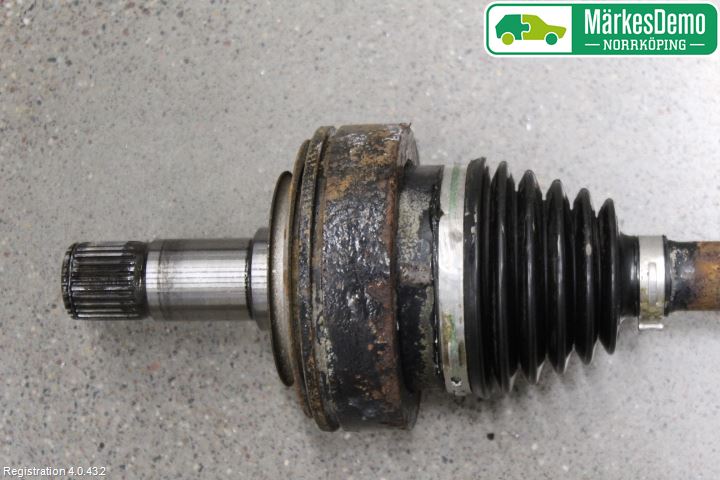 Mercedes-Benz MB VITO/VIANO (W639) 04-14 Drivaxel Bak Höger