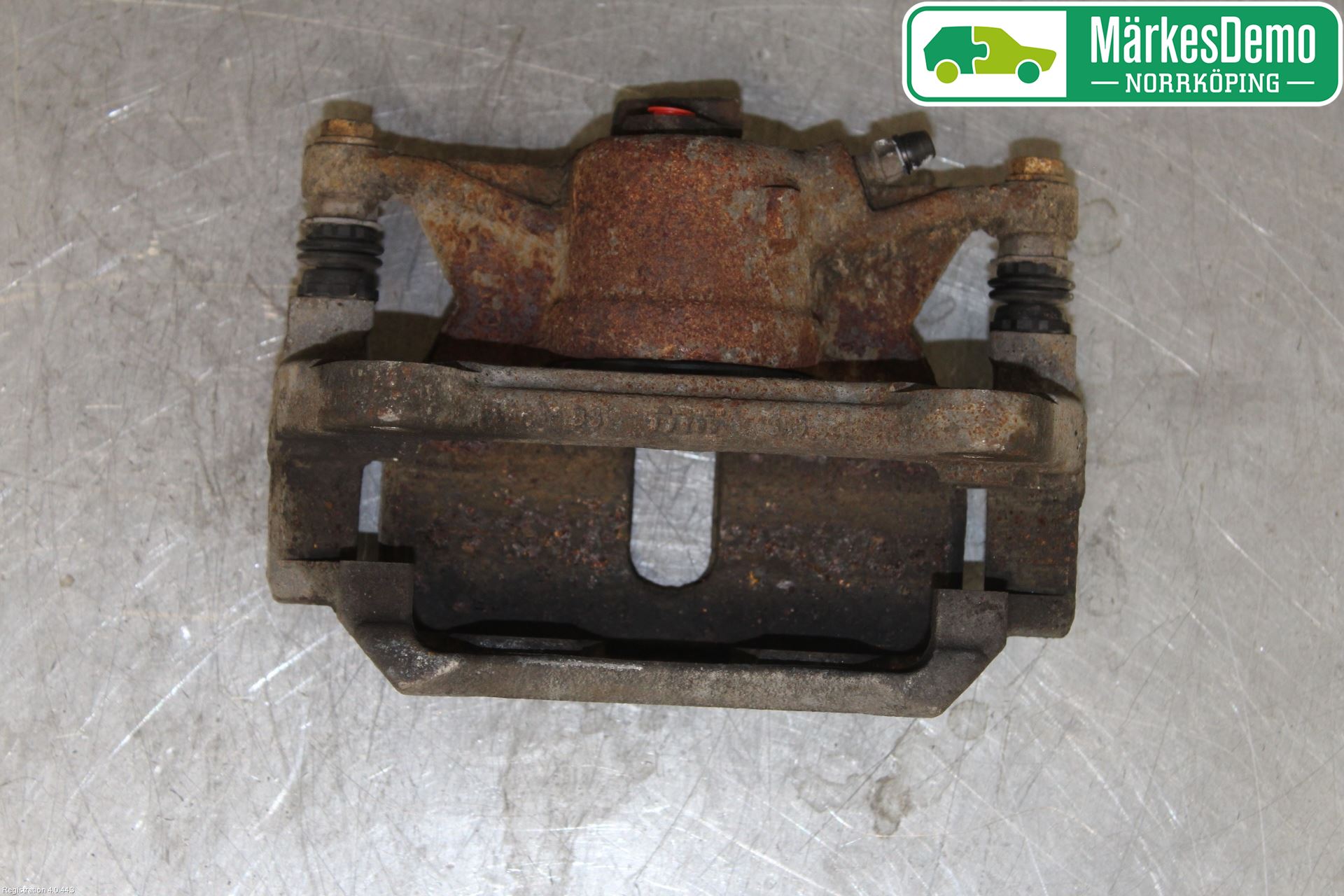 Volkswagen VW PASSAT 15-19 Bromsok Fram Höger
