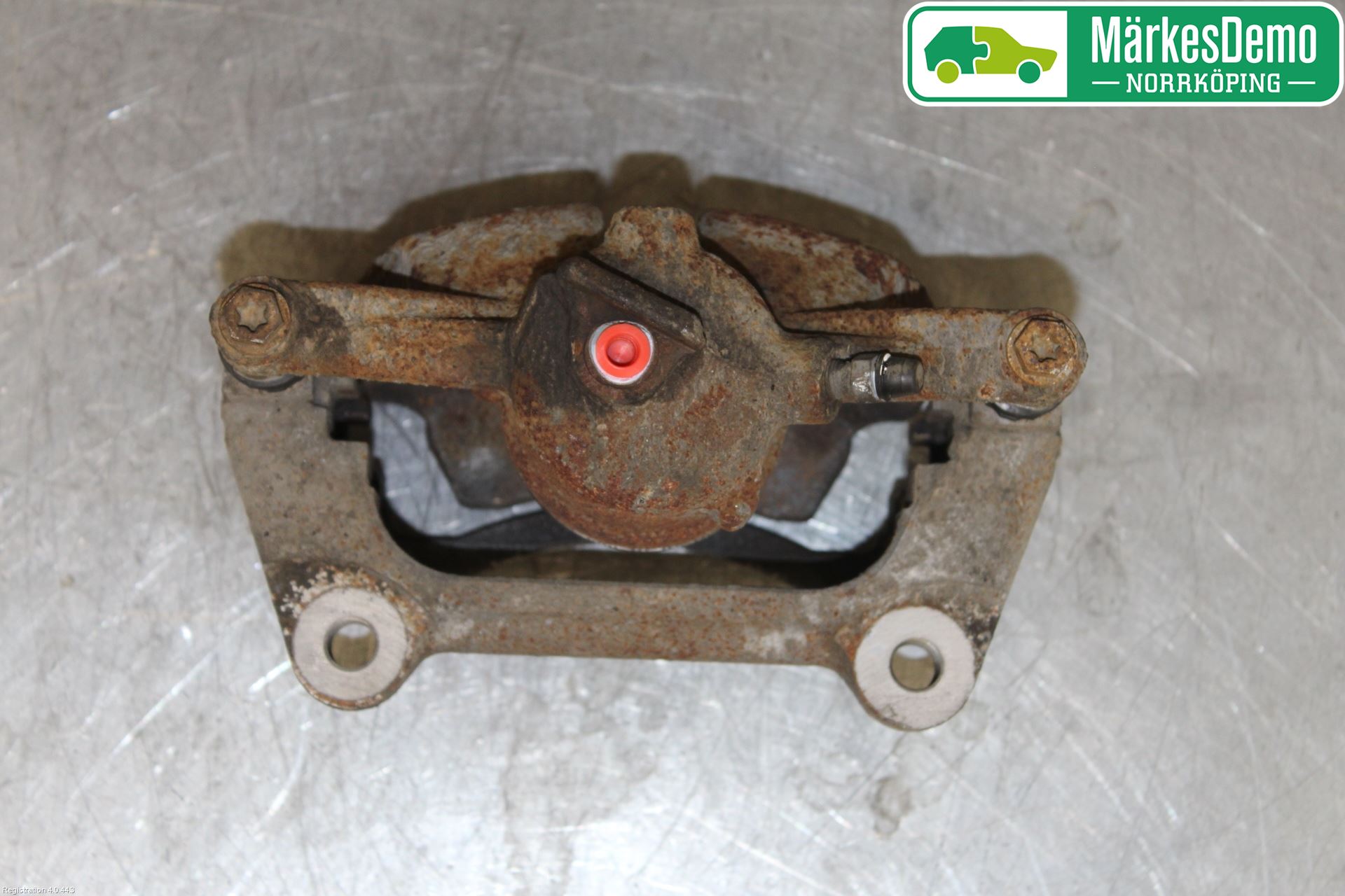 Volkswagen VW PASSAT 15-19 Bromsok Fram Höger