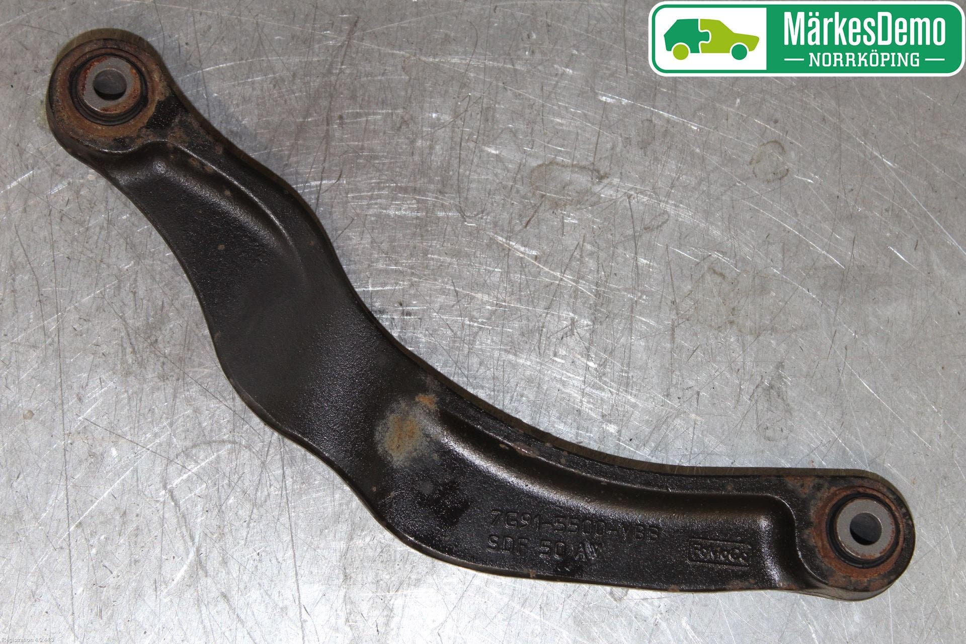 Volvo XC60 14-17 Bärarm Bak Övre Höger