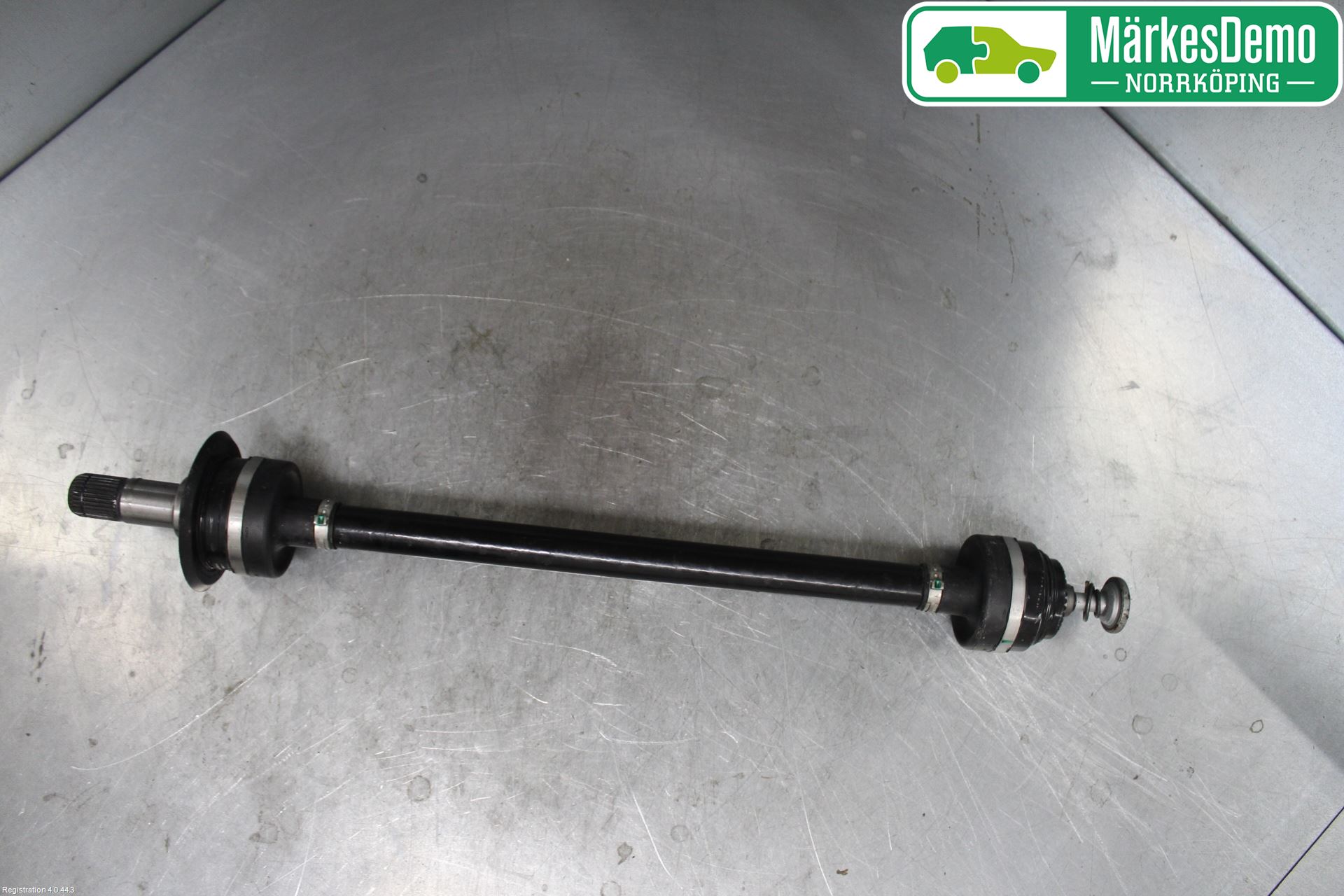 BMW 5 G30/G31/F90 17-23 Drivaxel Bak Höger
