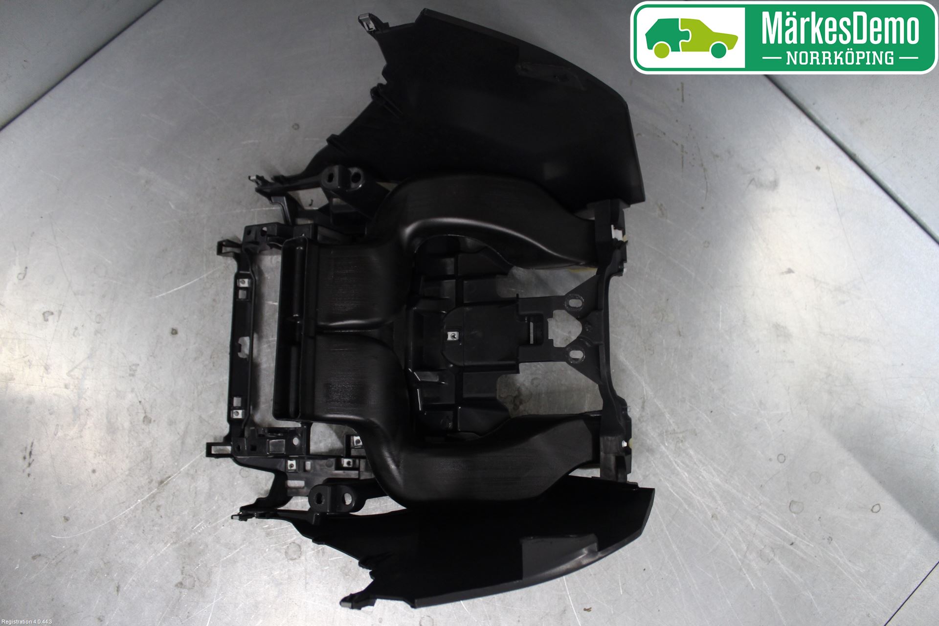 Landrover LAND ROVER DISCOVERY 4 10-16 Instrumentkonsoll Mitt