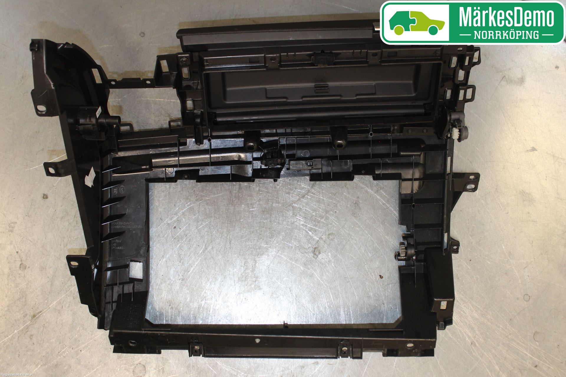 Landrover LAND ROVER DISCOVERY 4 10-16 Instrumentbräda Sparkskydd