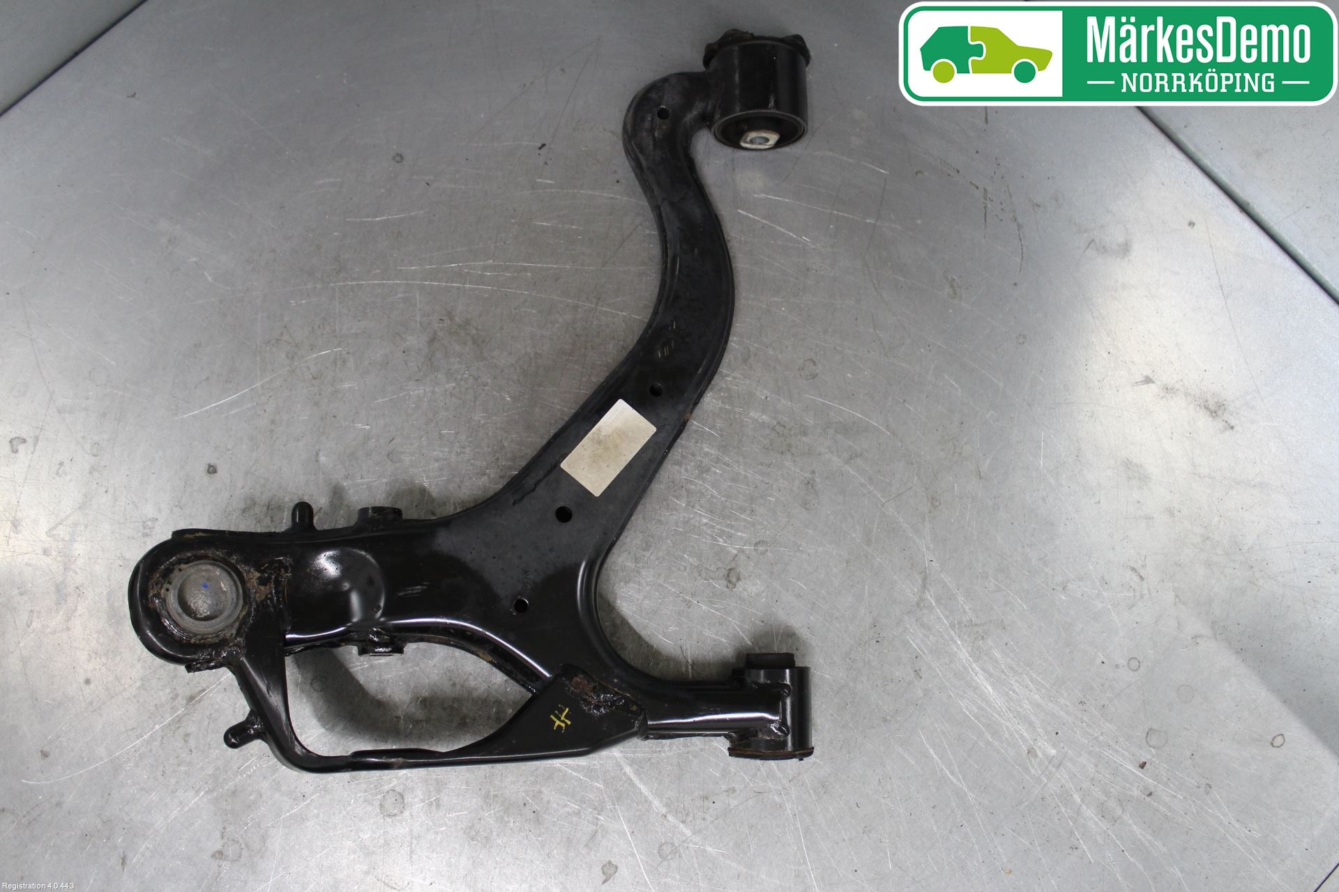 Landrover LAND ROVER DISCOVERY 4 10-16 Bärarm Fram Undre Hö