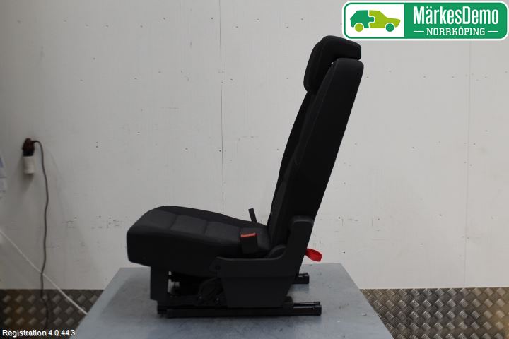 Volkswagen VW TOURAN 16- Inredning Baksäte