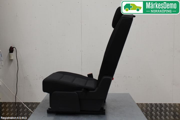 Volkswagen VW TOURAN 16- Inredning Baksäte