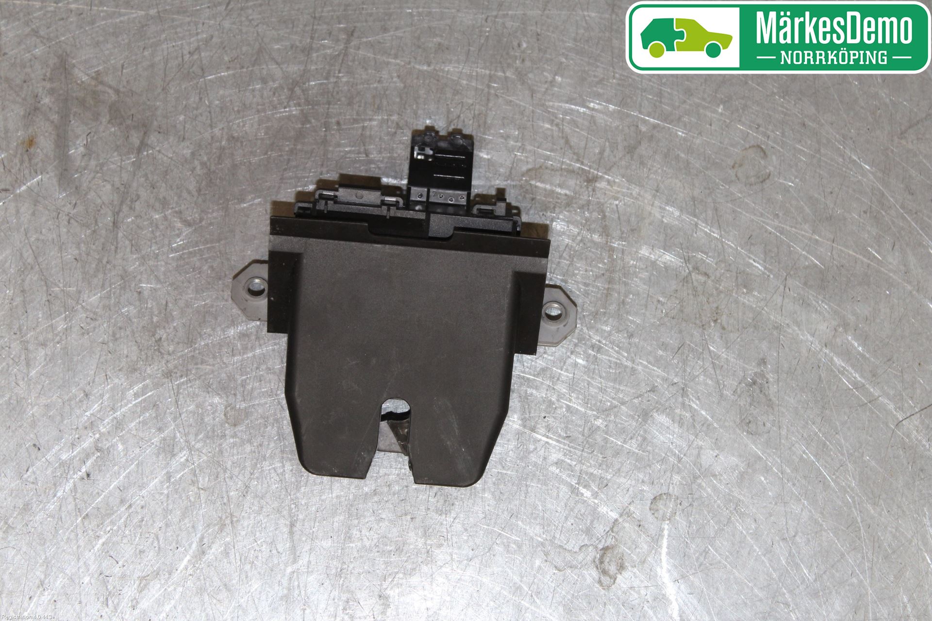 Volvo V40 12-19 Låskista Baklucka