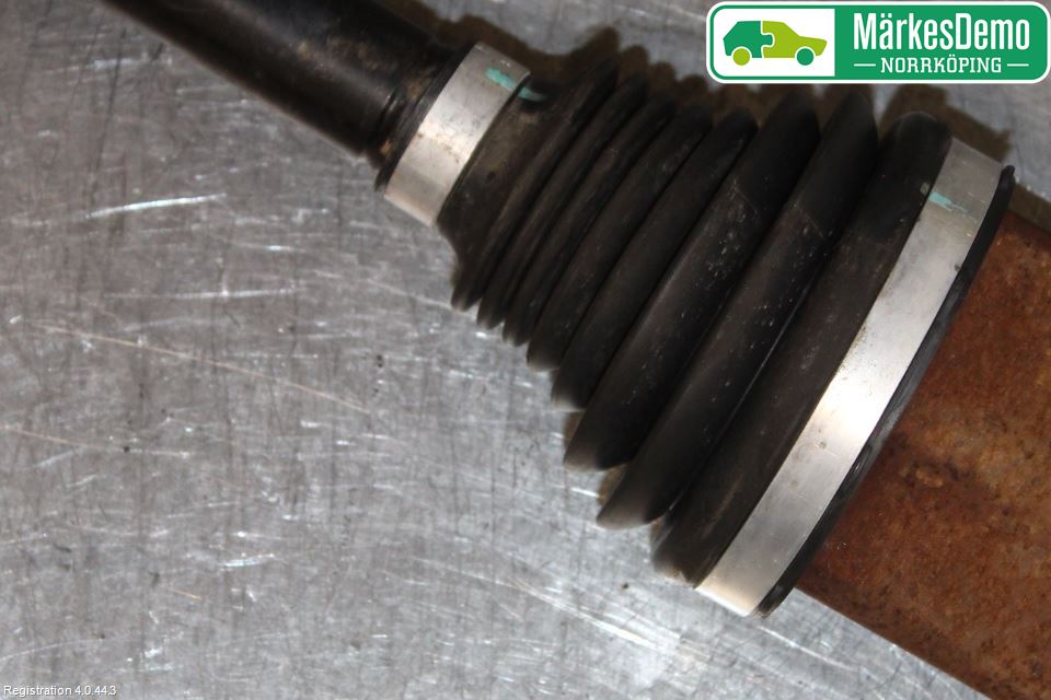 Volvo V40 12-19 Drivaxel Fram Höger