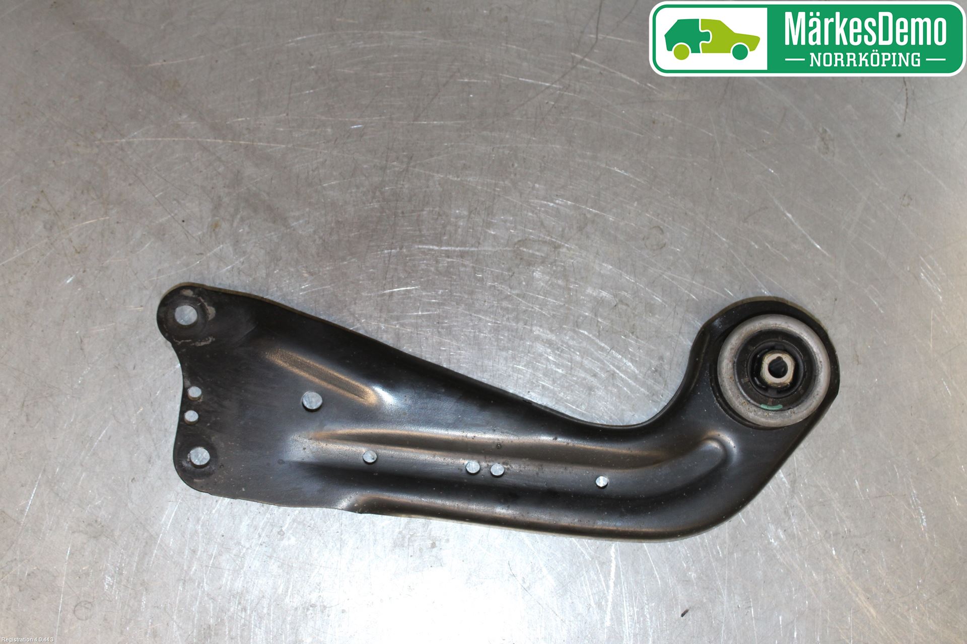 Volkswagen VW PASSAT 15-19 Bärarm Bak Höger