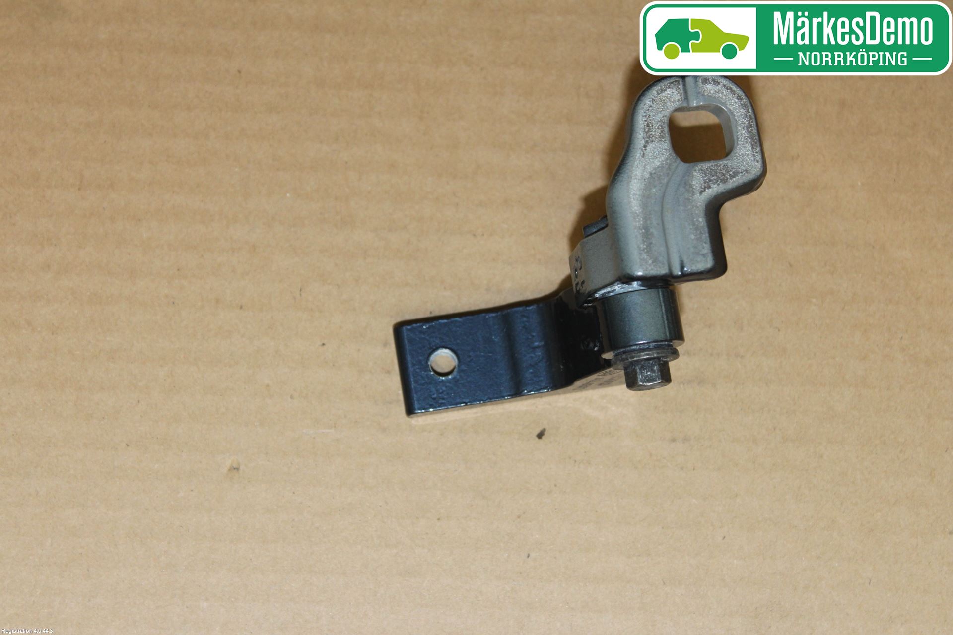 Volvo V40 12-19 Dörrgångjärn