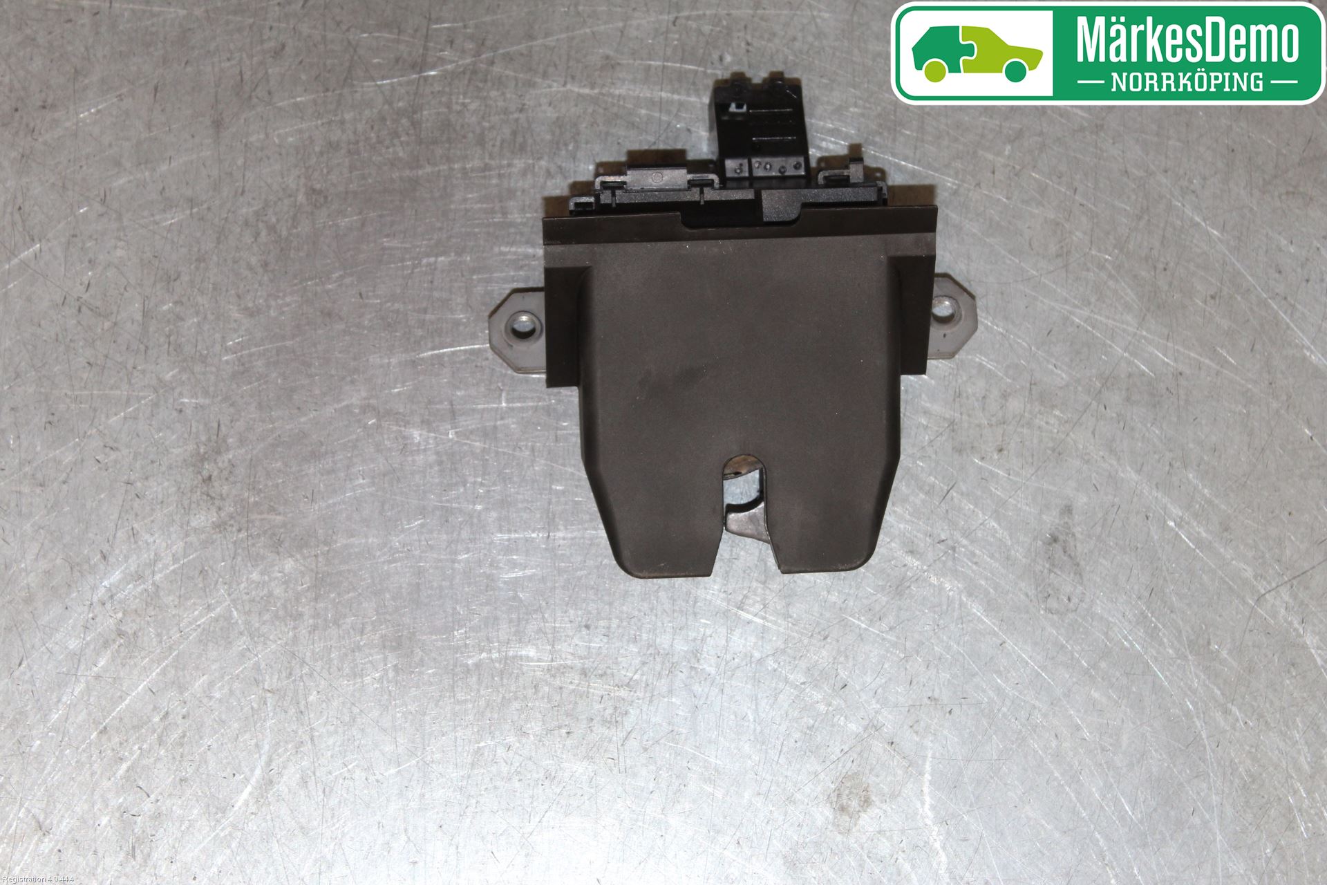 Volvo V40 12-19 Låskista Baklucka