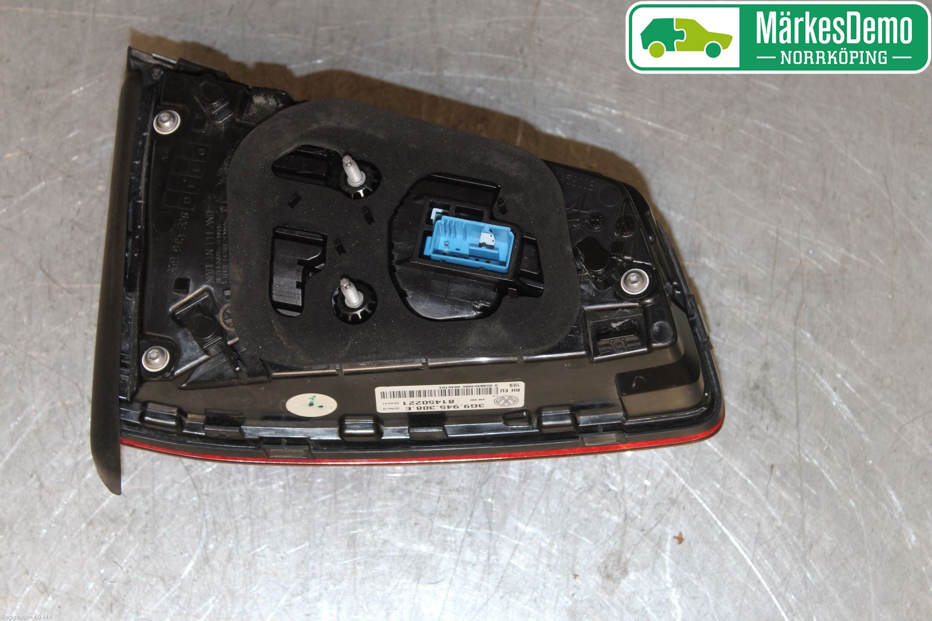 Volkswagen VW PASSAT 15-19 Bakljus Lucka Hö