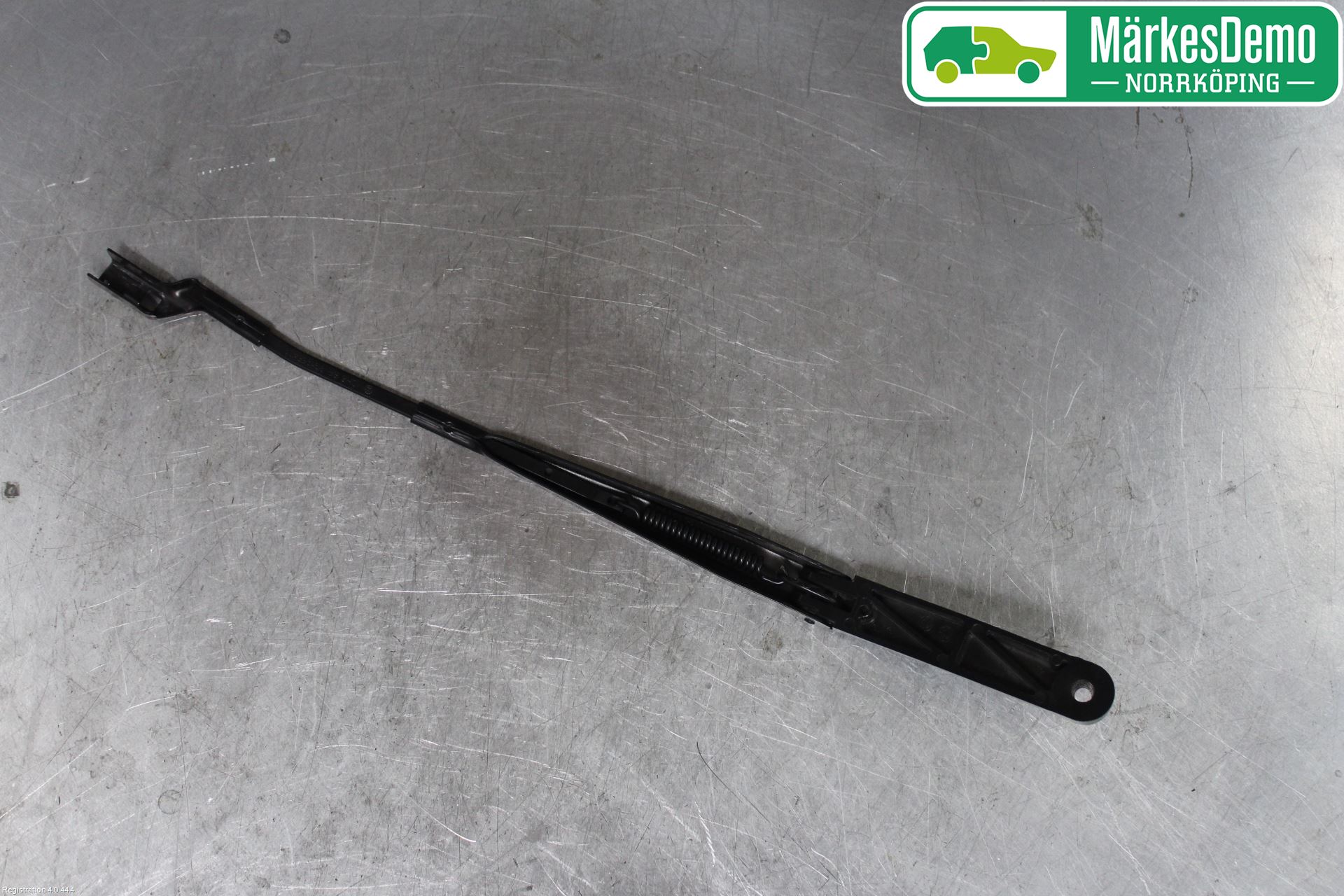 Volkswagen VW PASSAT 15-19 Torkararm Armar Vindruta