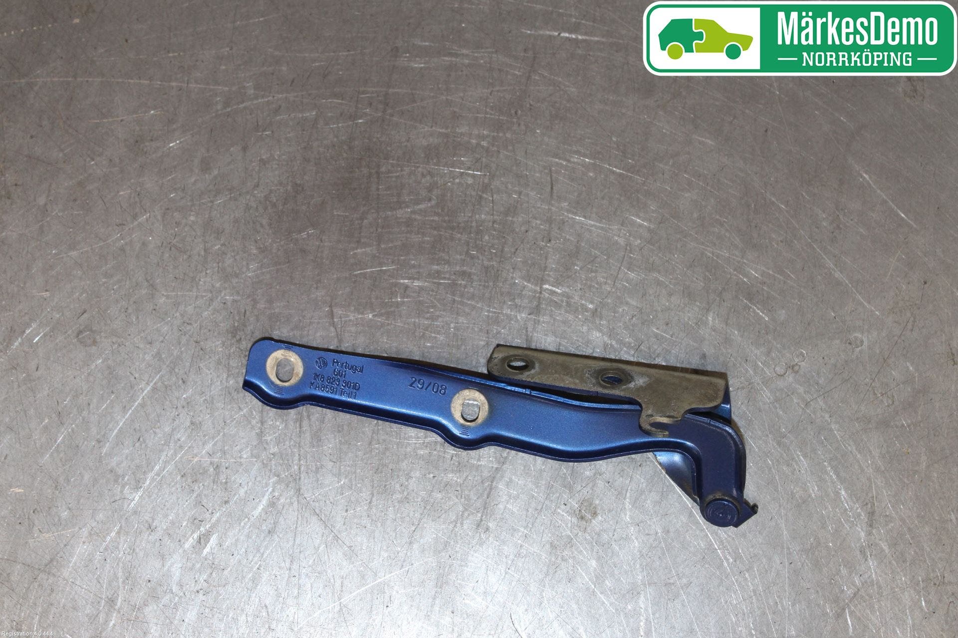 Volkswagen VW SCIROCCO 09-17 Huvgångjärn