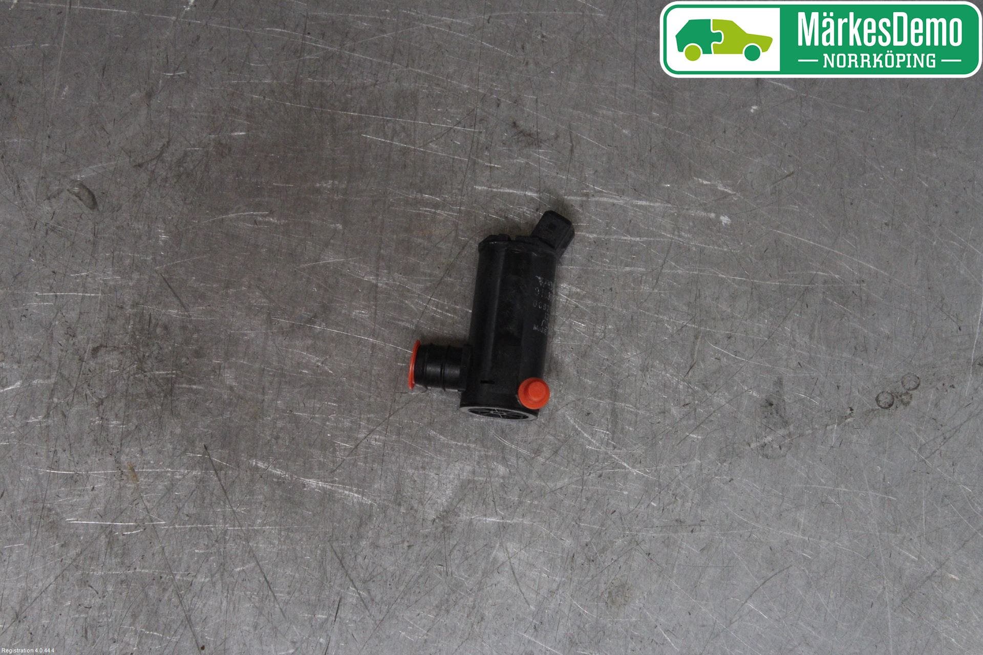 Volvo V70 00-04 Spolarpump Baklucka