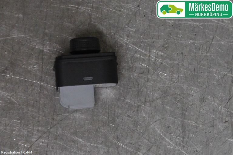 Volkswagen VW PASSAT 15-19 Strömställare Spegel