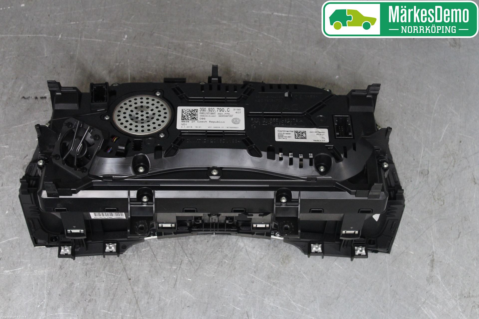 Volkswagen VW PASSAT 15-19 Instrument Komb