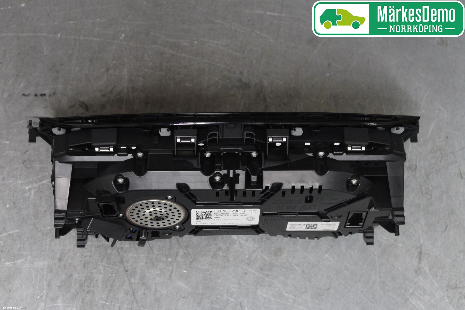 Volkswagen VW PASSAT 15-19 Instrument Komb