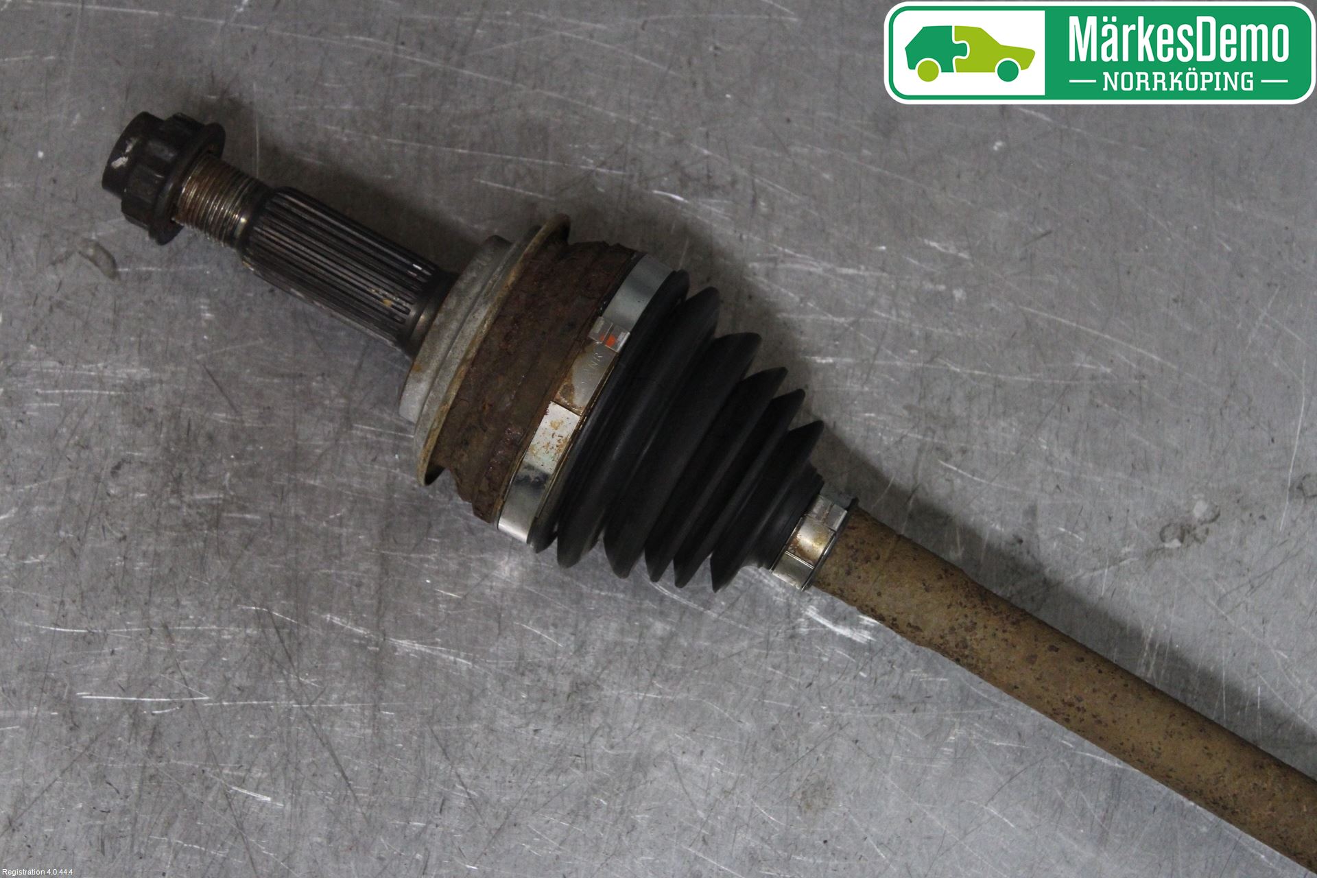 Toyota VERSO-S 11-16 Drivaxel Fram Vänster