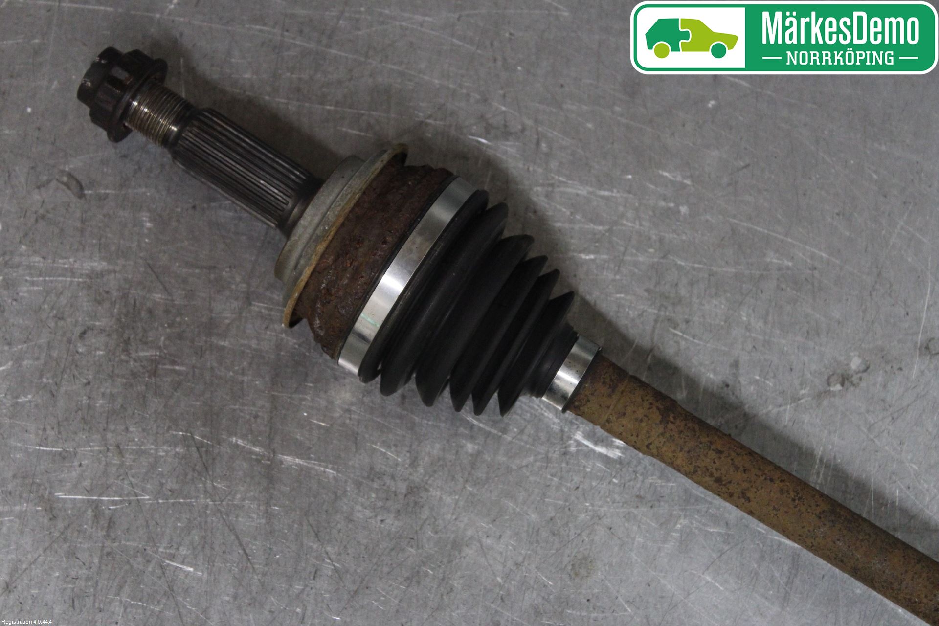 Toyota VERSO-S 11-16 Drivaxel Fram Vänster