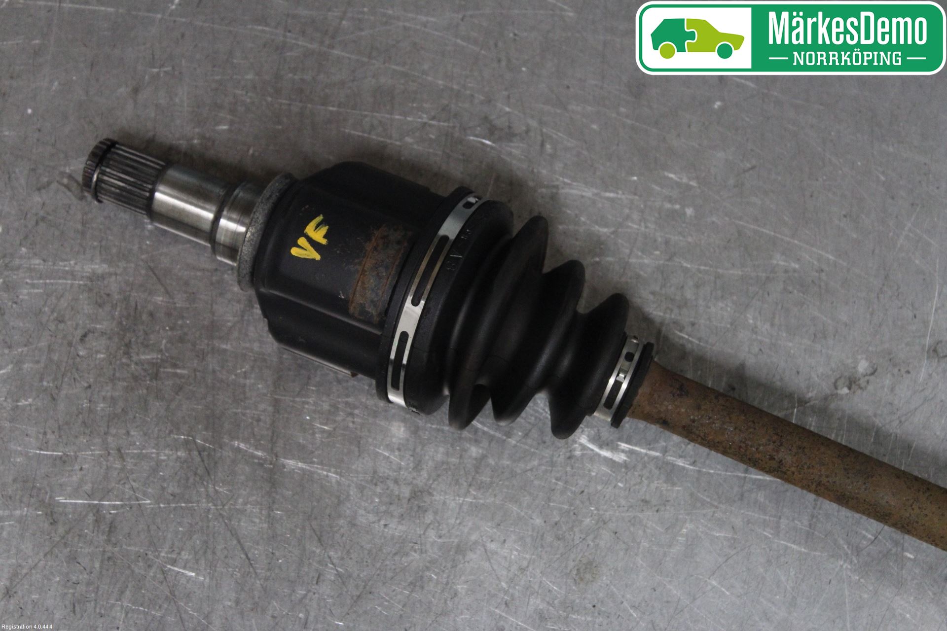 Toyota VERSO-S 11-16 Drivaxel Fram Vänster