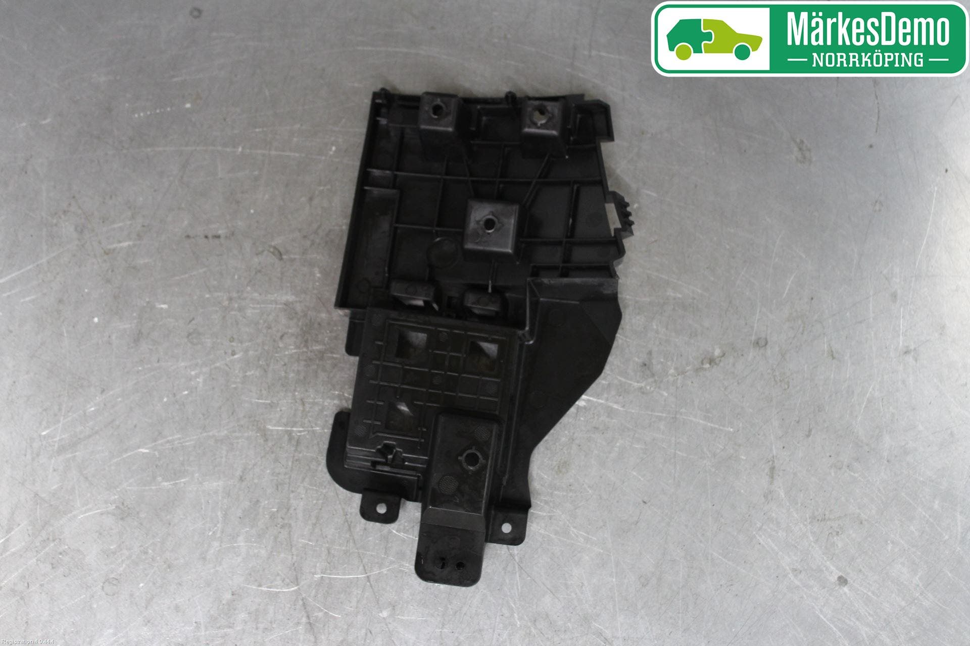 Volvo V60 14-18 Stötfångarfäste Bak Hö