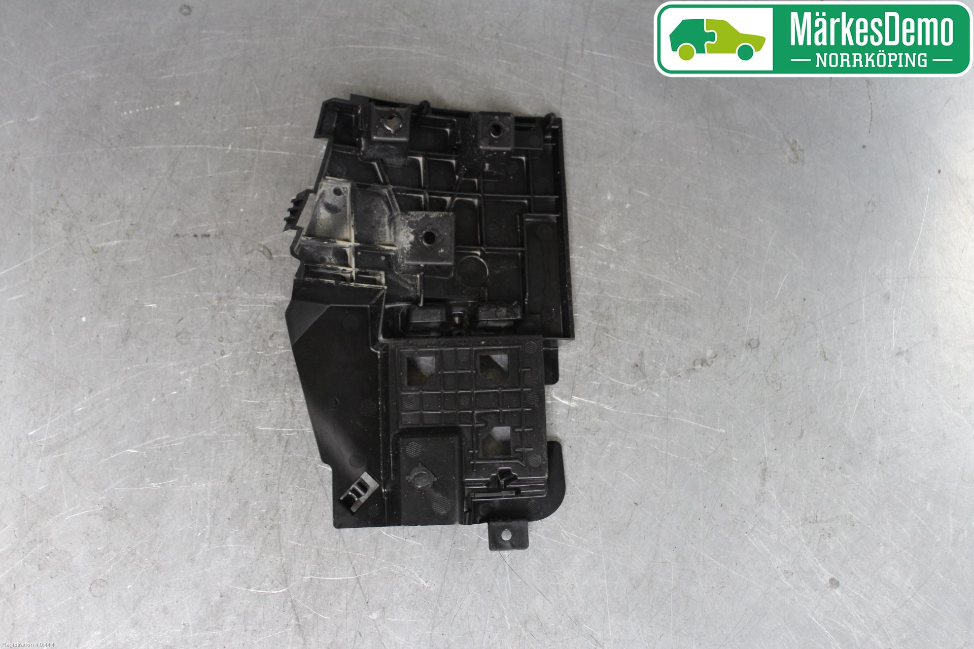 Volvo V60 14-18 Stötfångarfäste Bak Vä