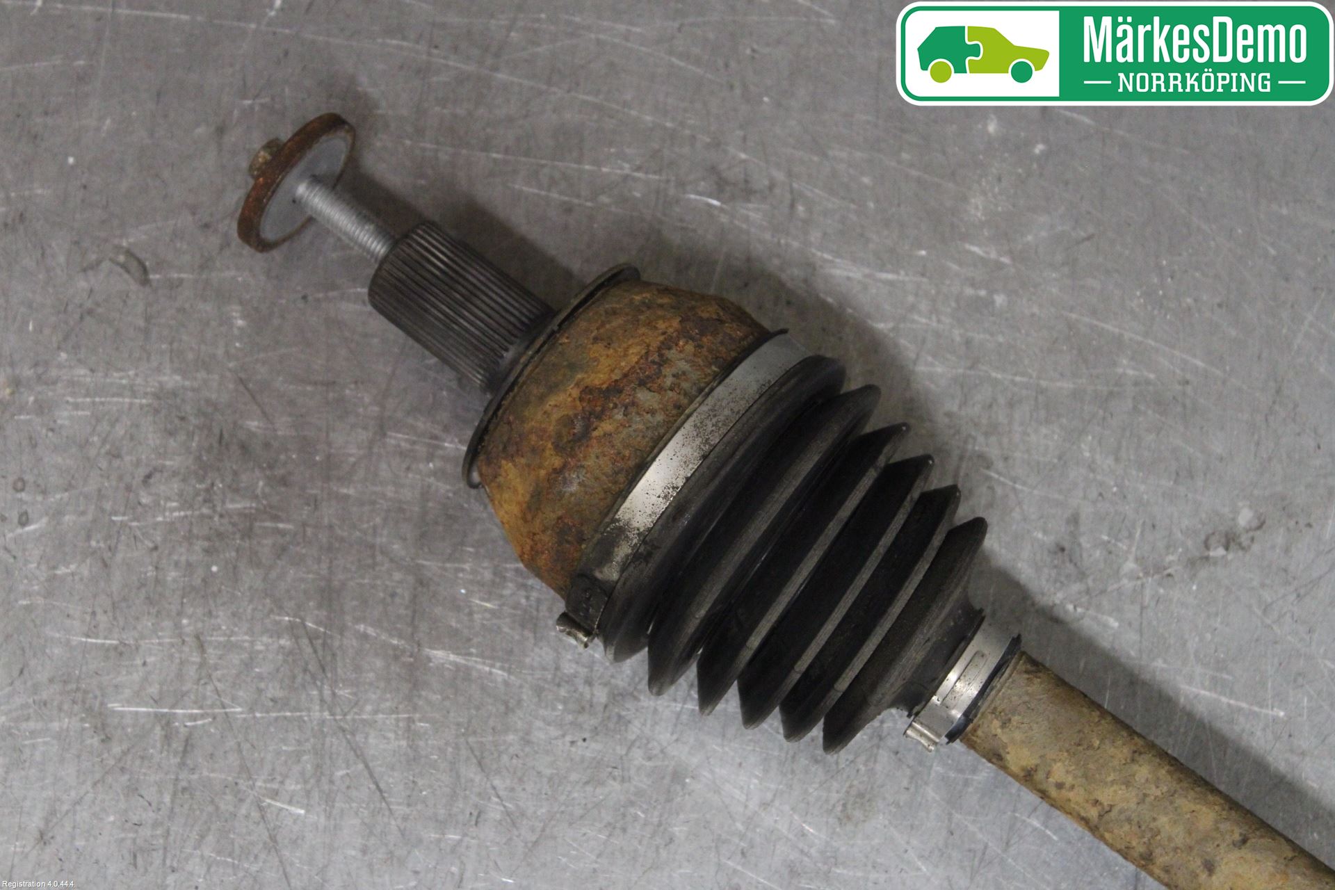 Volvo V60 14-18 Drivaxel Fram Höger