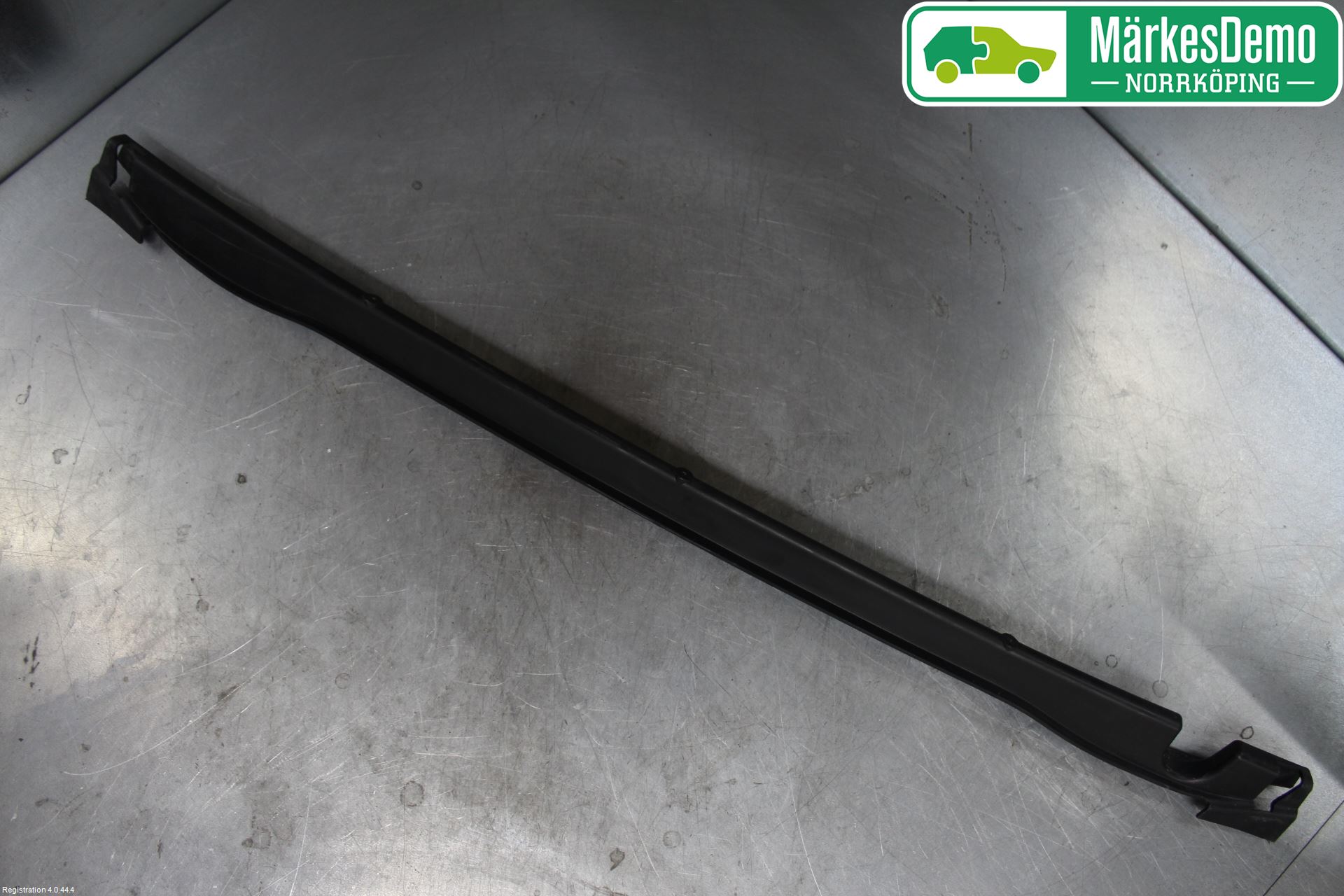 Volvo V70 08-13 Stötfångardel Bak Mitt