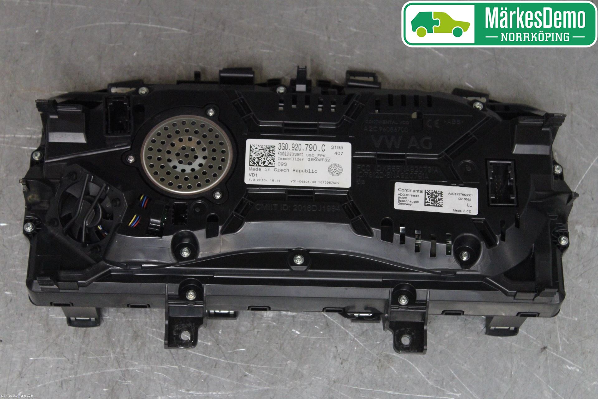 Volkswagen VW PASSAT 15-19 Instrument Komb