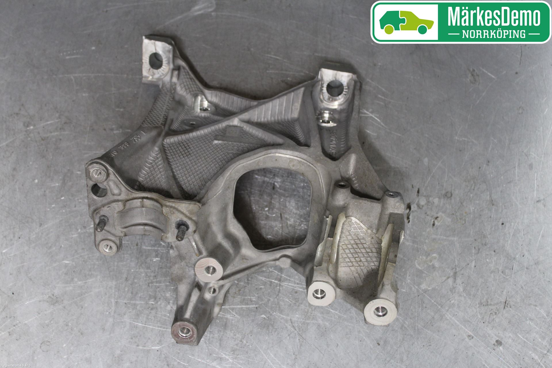 Audi A4/S4 B9 16-19 Framvagnsbalk