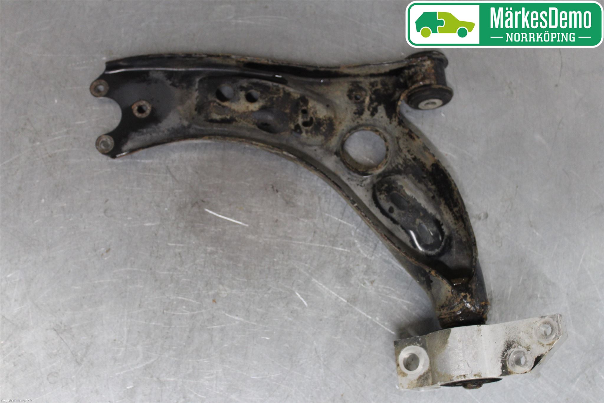 Volkswagen VW GOLF VI 09-13 Bärarm Fram Undre Vä