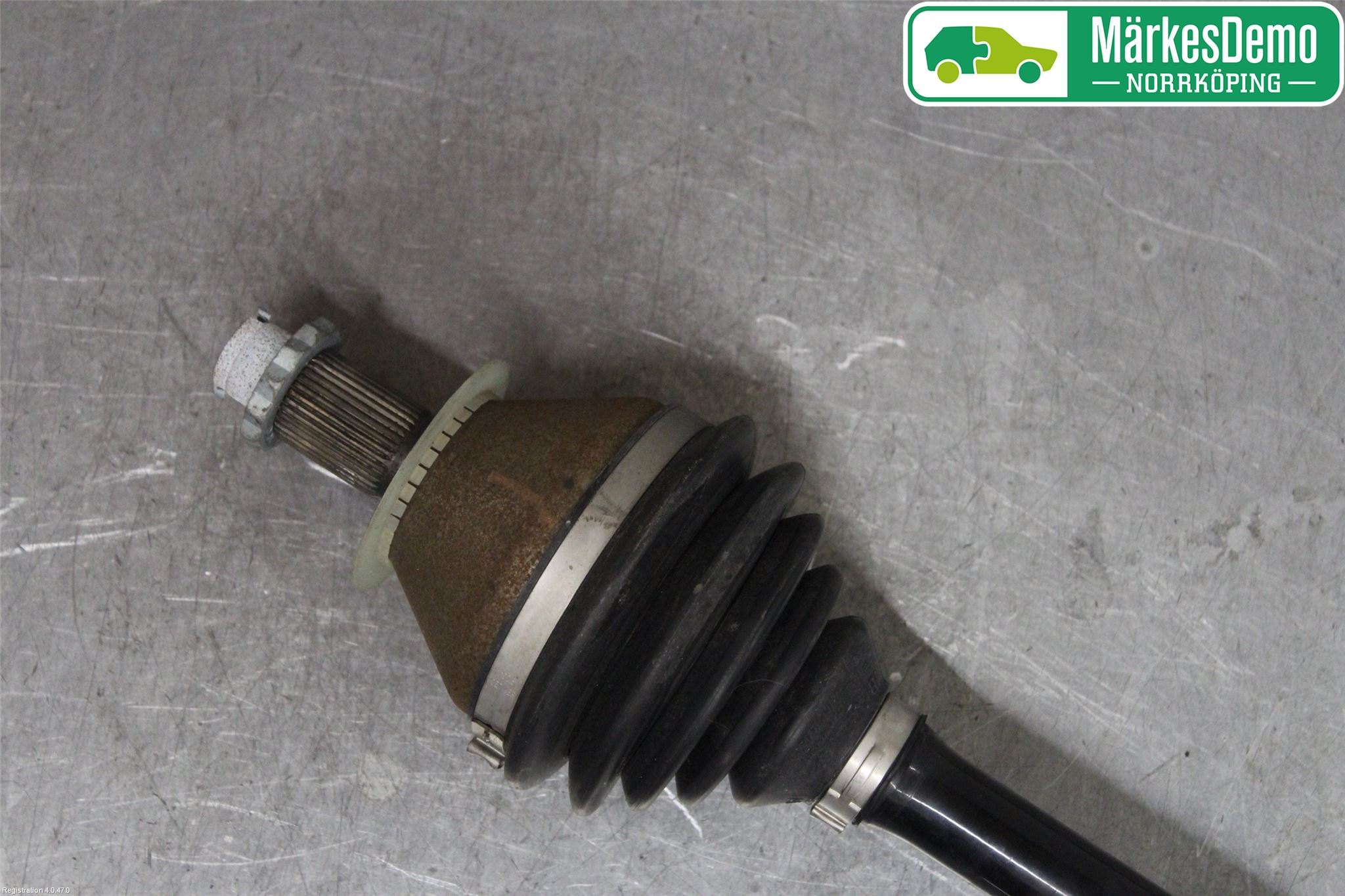 Audi A1/S1 11-18 Drivaxel Fram Vänster