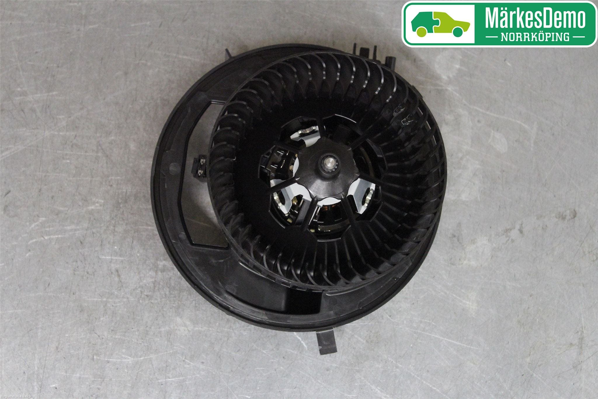 Volkswagen VW PASSAT 15-19 Värmefläkt