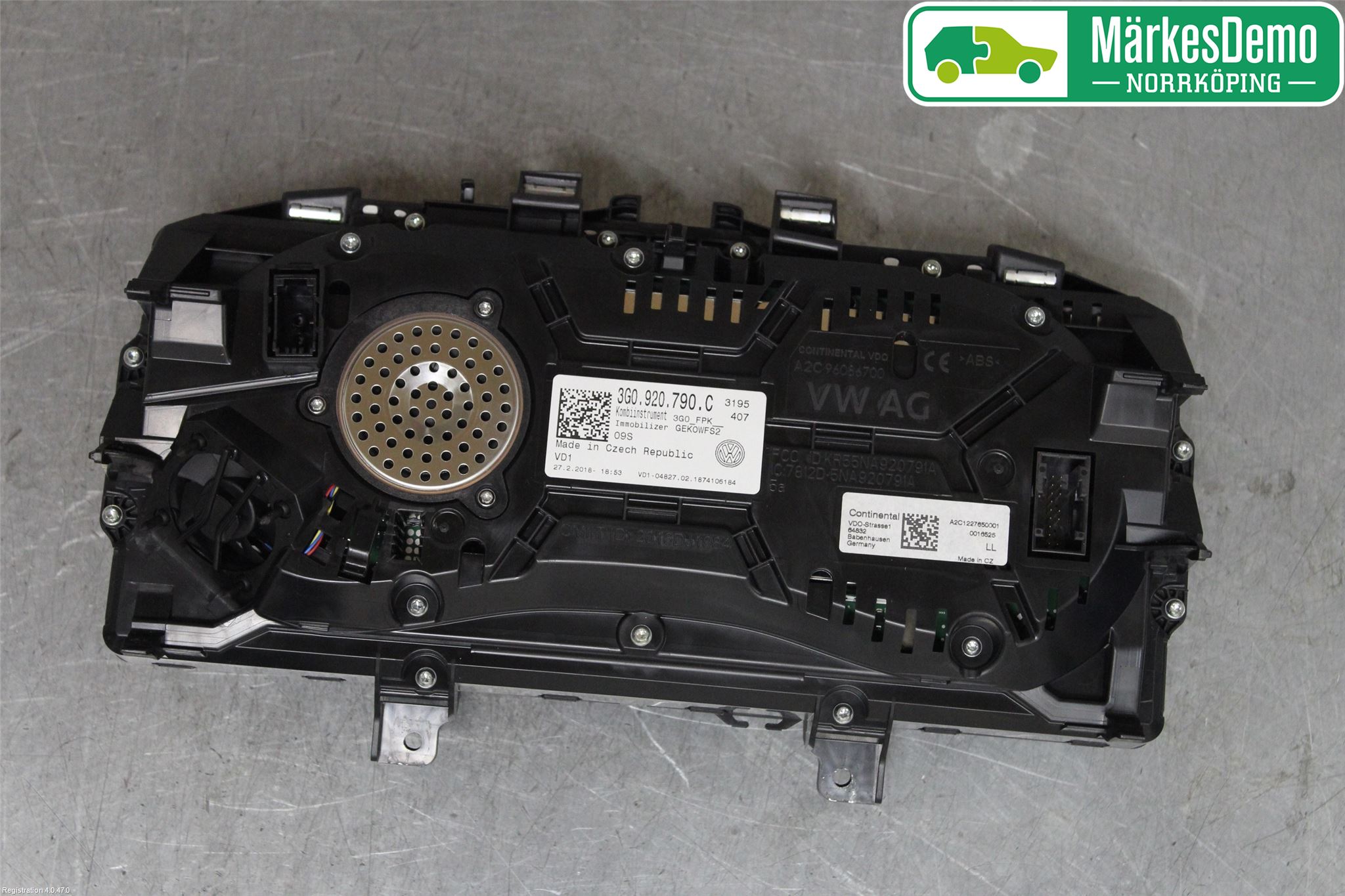 Volkswagen VW PASSAT 15-19 Instrument Komb