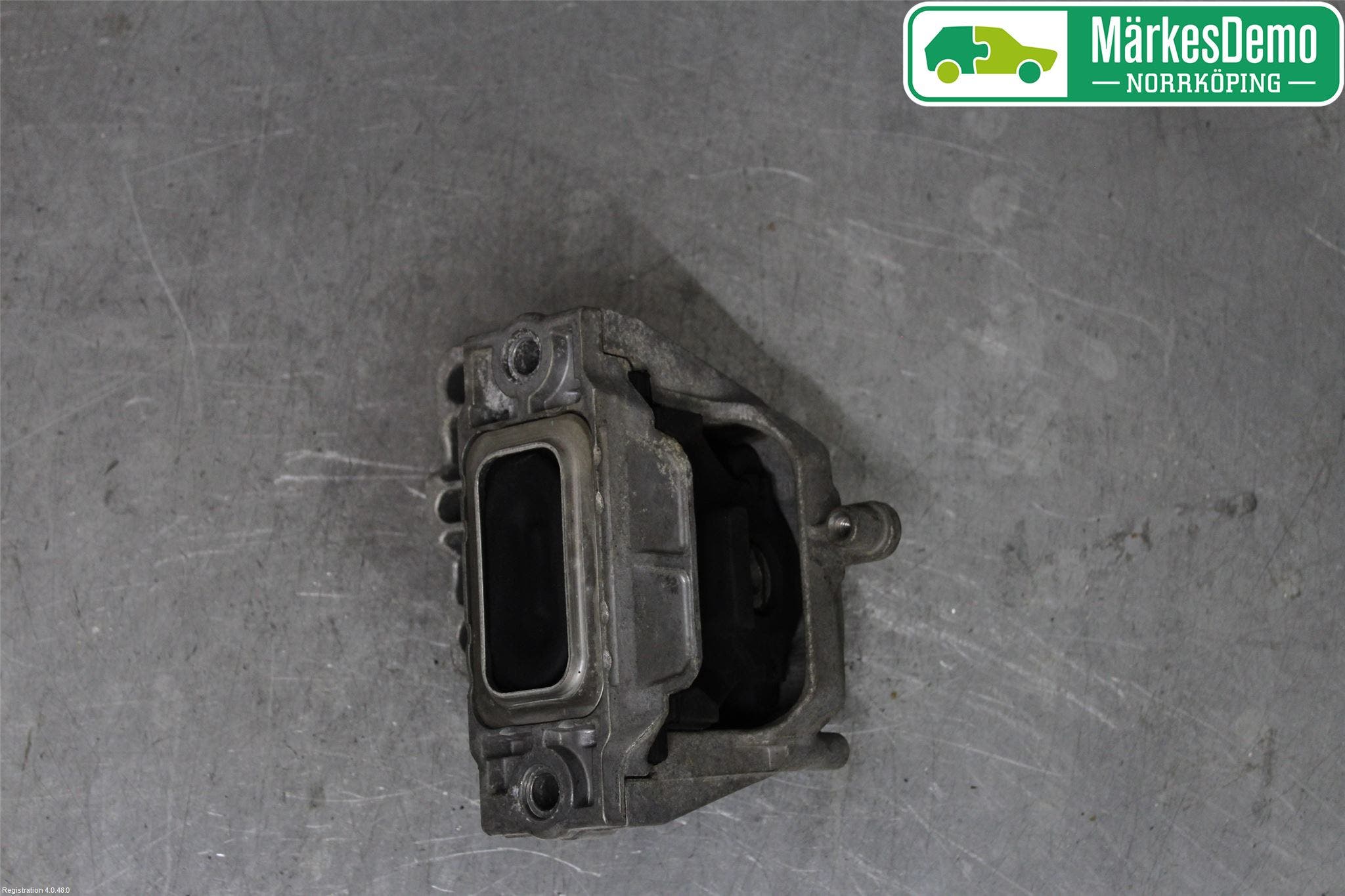 Volkswagen VW CADDY 11-15 Motorfäste