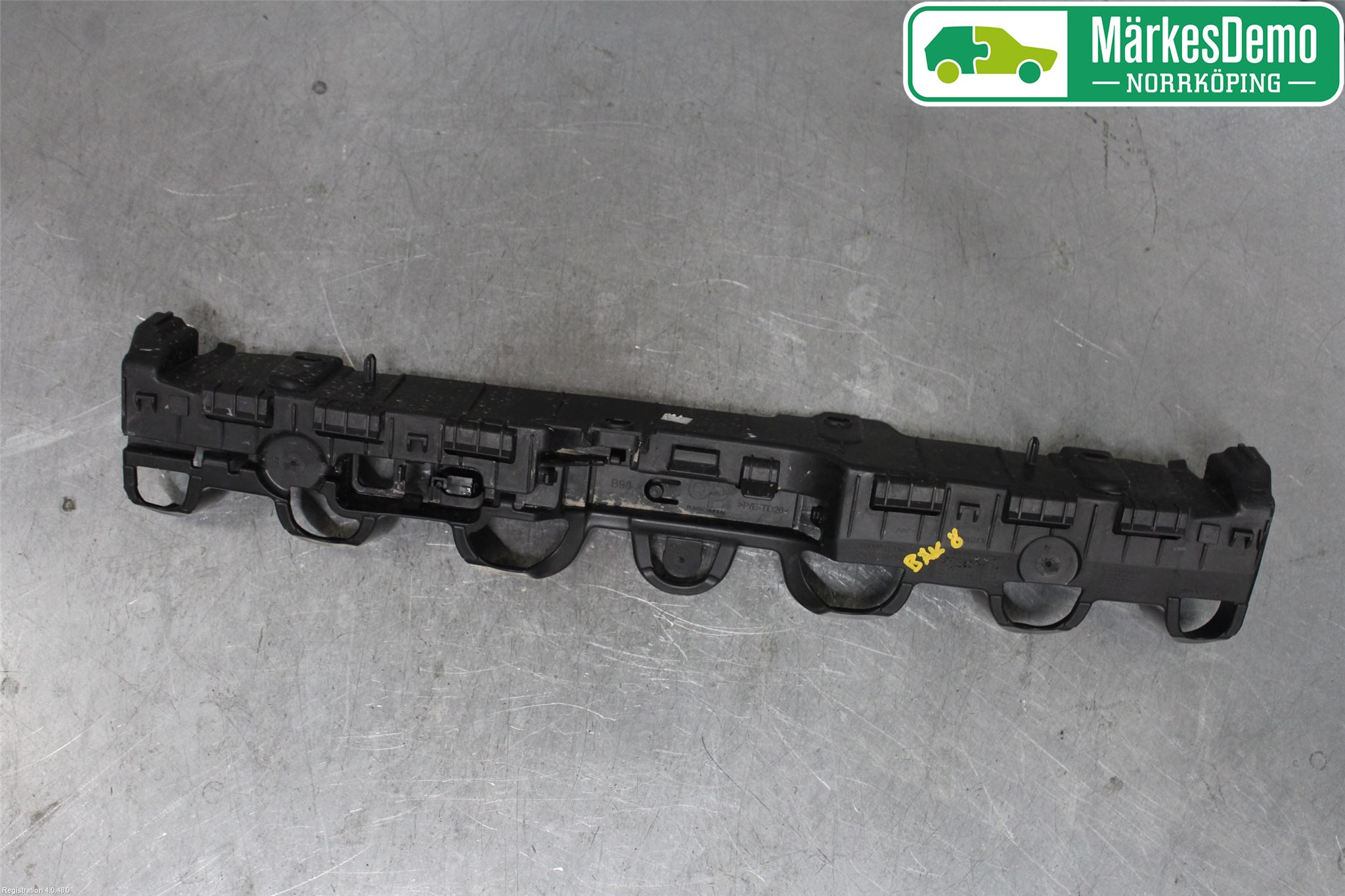 Renault CLIO IV 12-16 Stötfsidostycke Mellanlägg