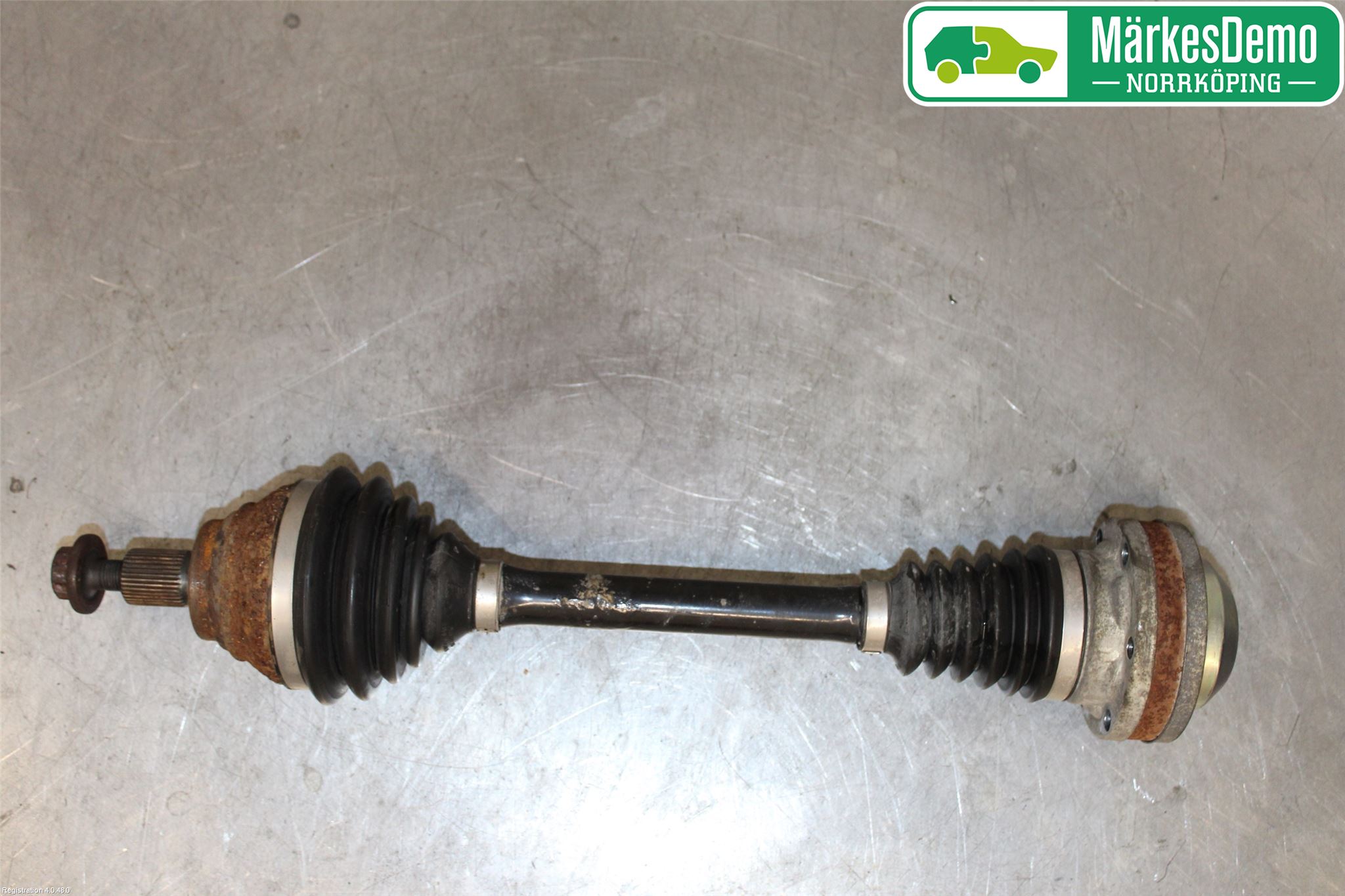 Volkswagen VW GOLF VI 09-13 Drivaxel Fram Vänster