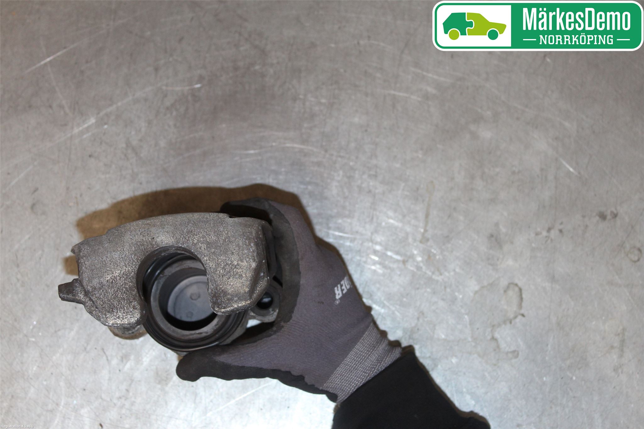 Audi A1/S1 11-18 Bromsok Fram Vänster