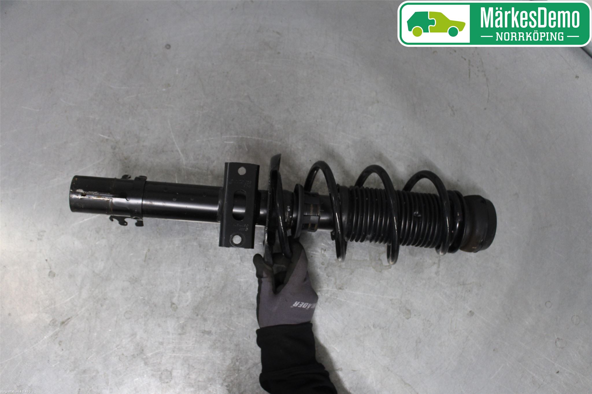 Audi A1/S1 11-18 Fjäderben Fram Vänster