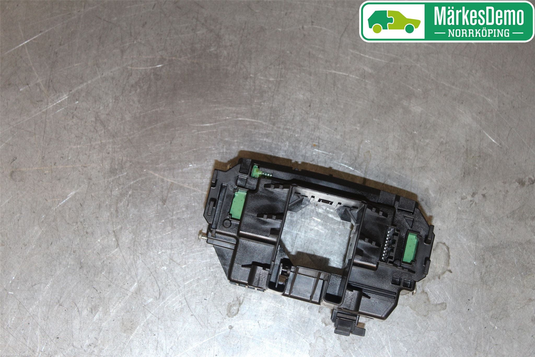 Volvo V60 14-18 Spak Konsoll-Fäste