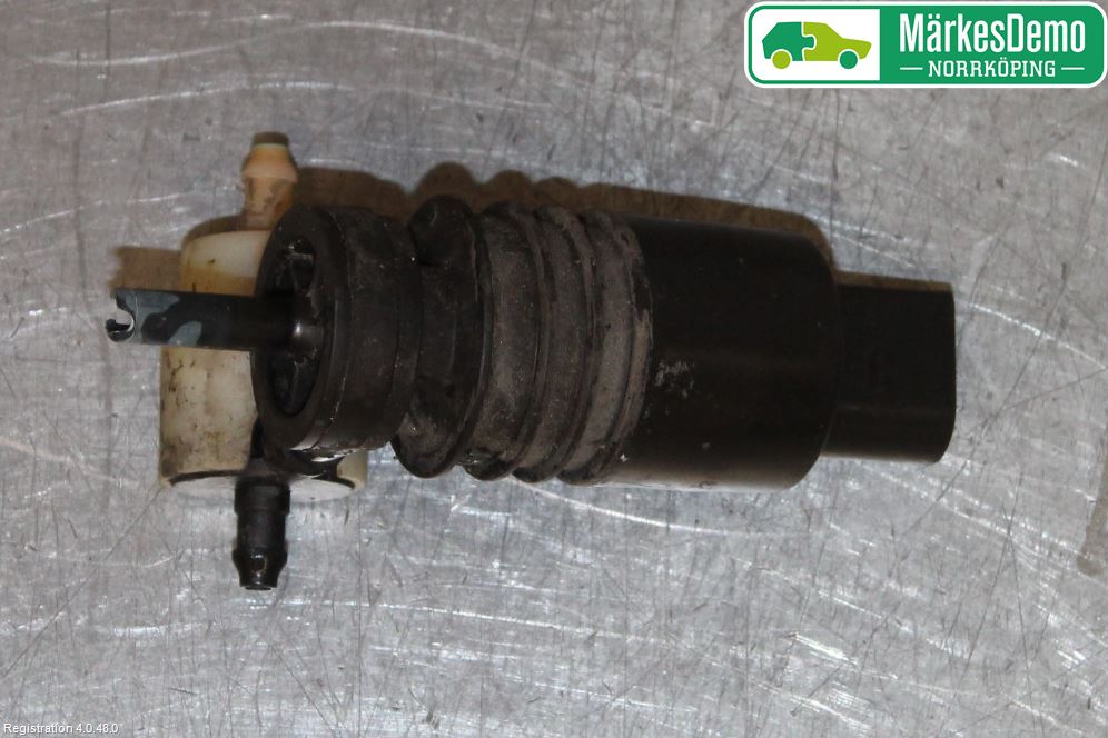 Volkswagen VW PASSAT 11-14 Spolarpump Vindruta