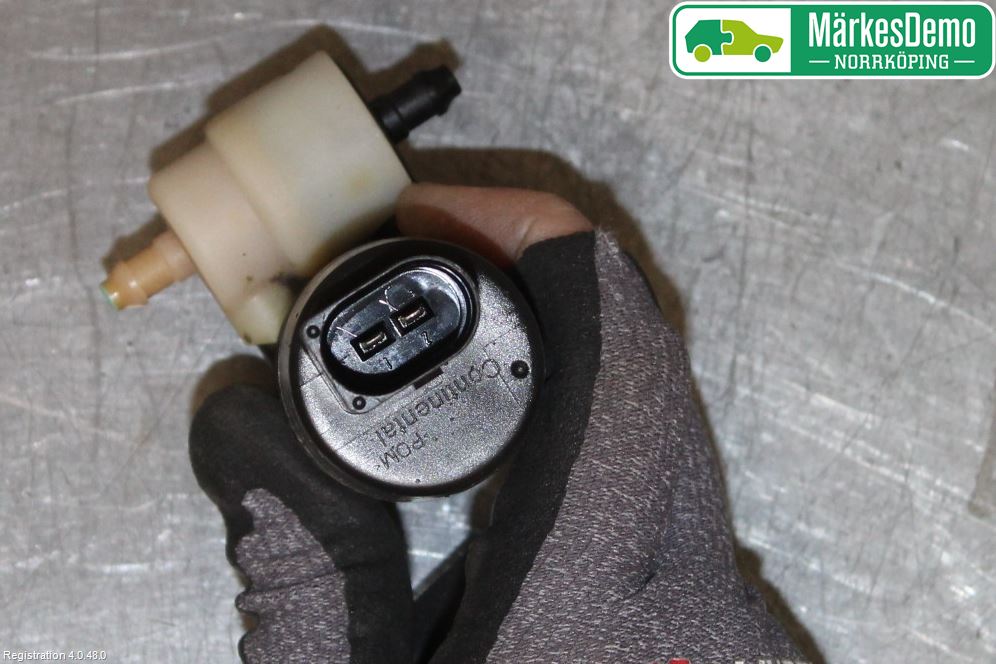 Volkswagen VW PASSAT 11-14 Spolarpump Vindruta