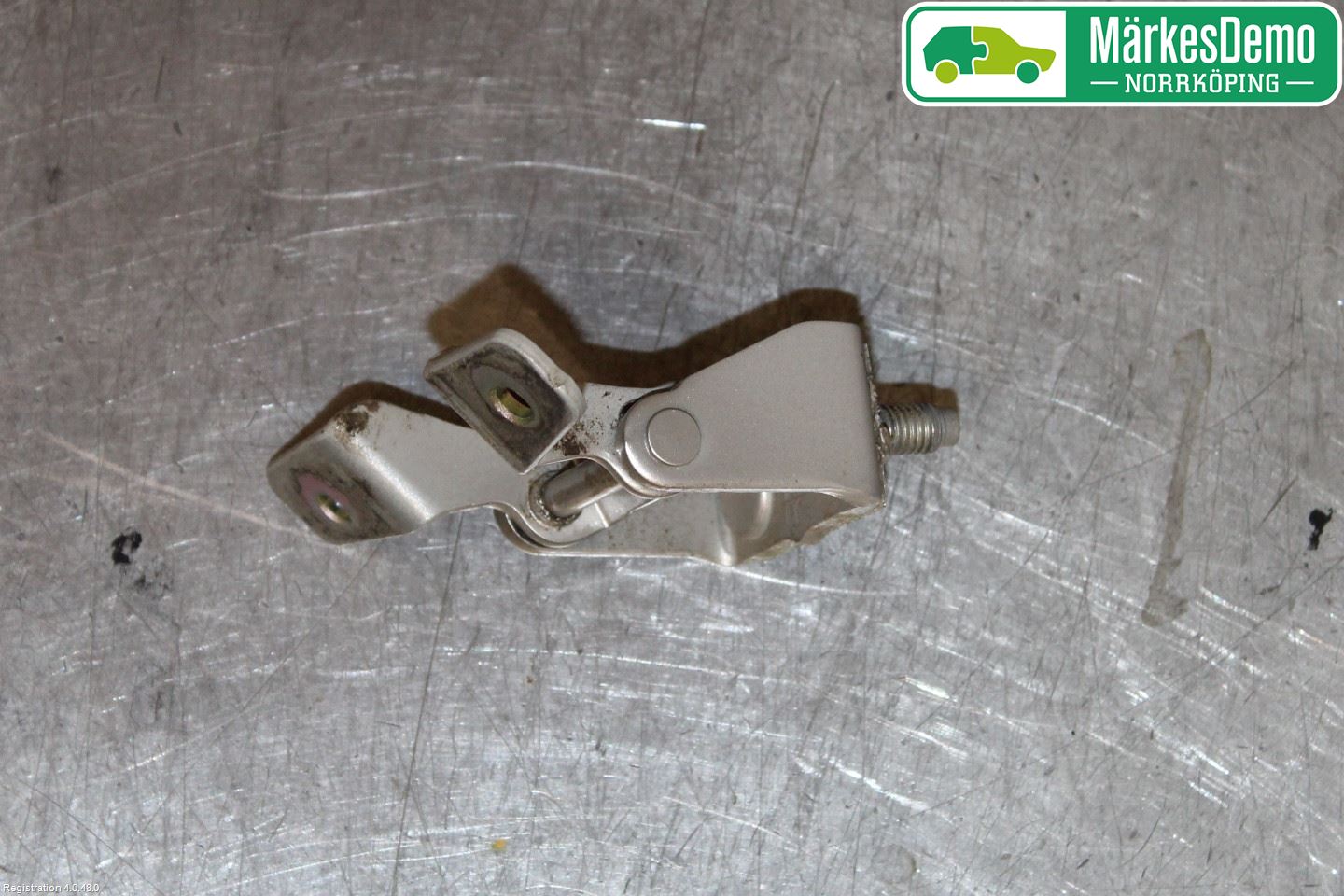 Kia CEED 12-18 Bakluckegångjärn Vä