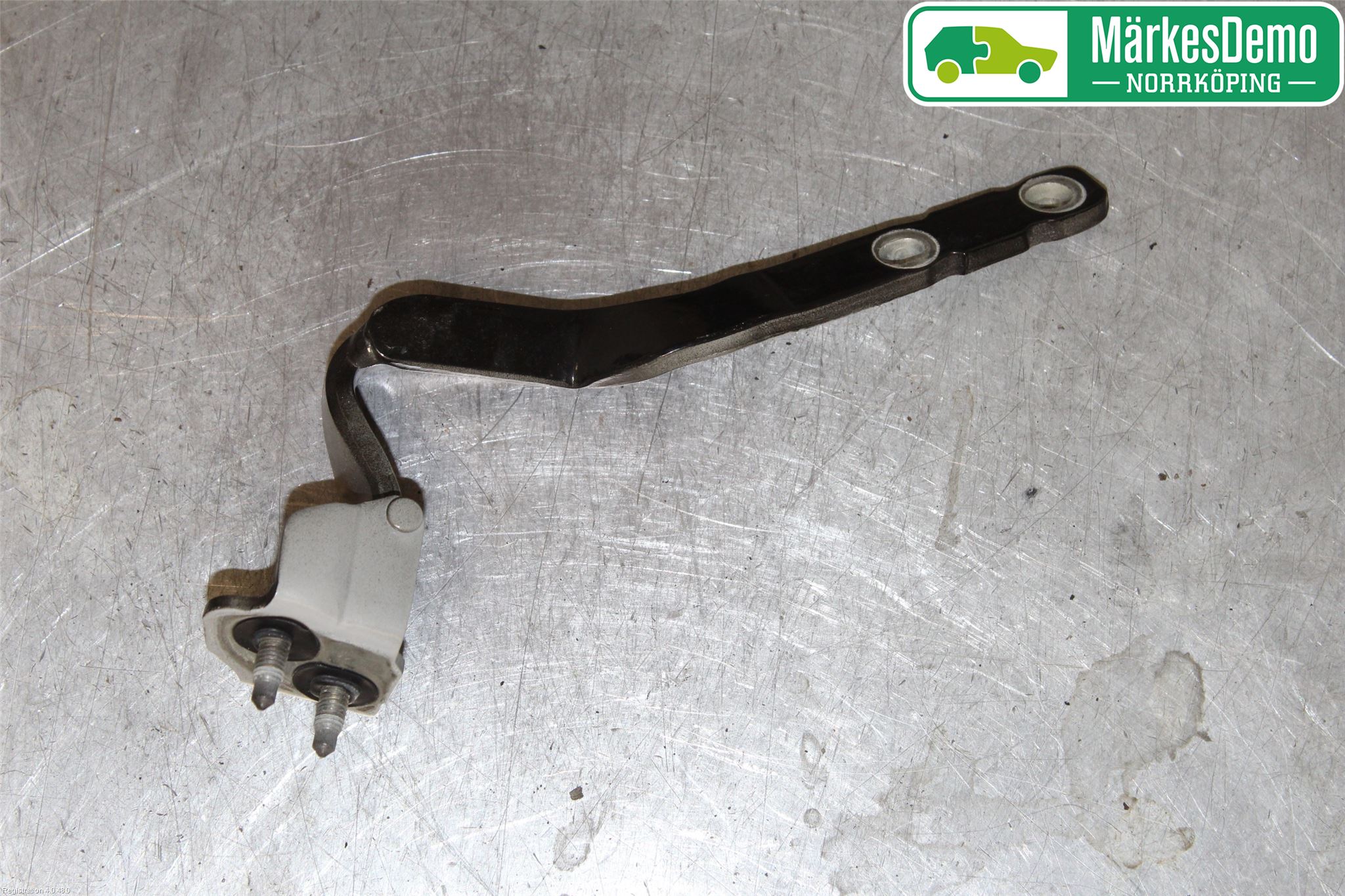 Audi A1/S1 11-18 Bakluckegångjärn Hö