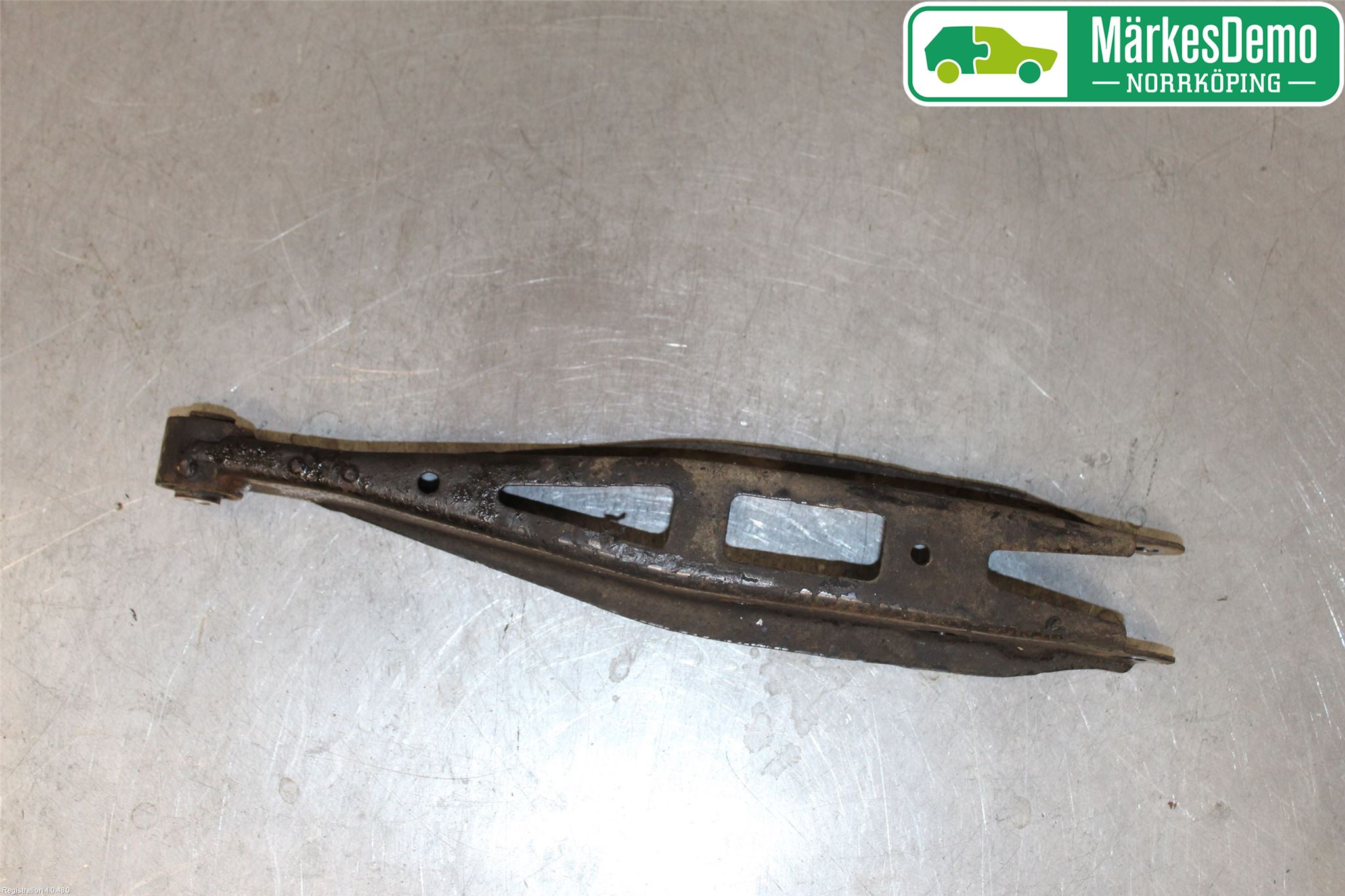 Subaru OUTBACK 15-20 Bärarm Bak Höger