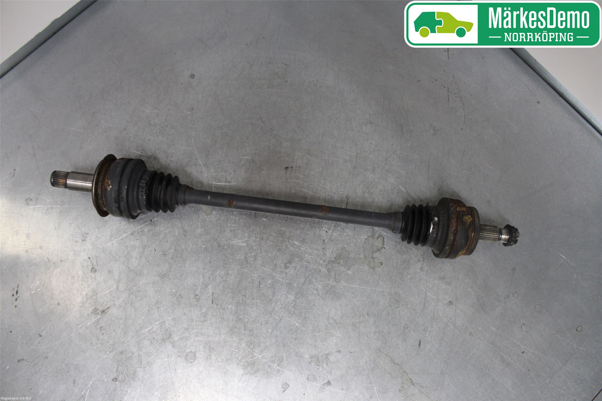 Mercedes-Benz MB C-KLASS (W204) 07-15 Drivaxel Bak Vänster