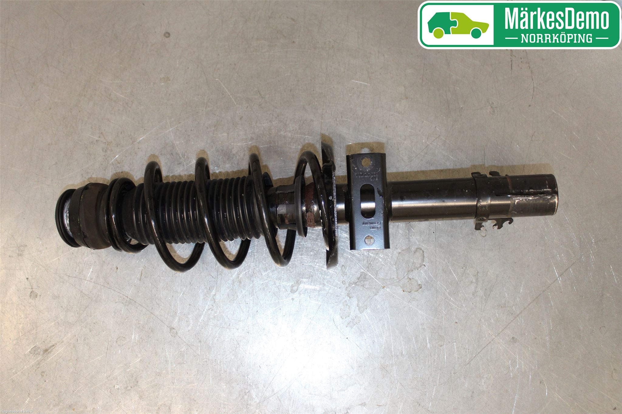 Volkswagen VW POLO 10-17 Fjäderben Fram Vänster